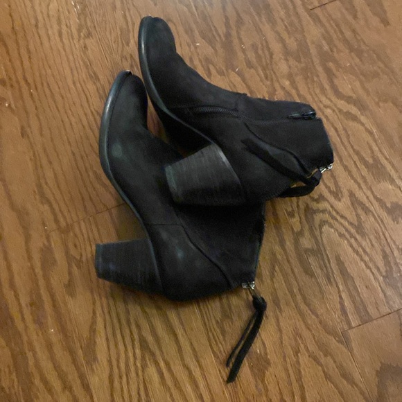 Steven by Steve Madden Like New Leather Upper high heel boots,size 8.5,faux zip - Picture 3 of 5